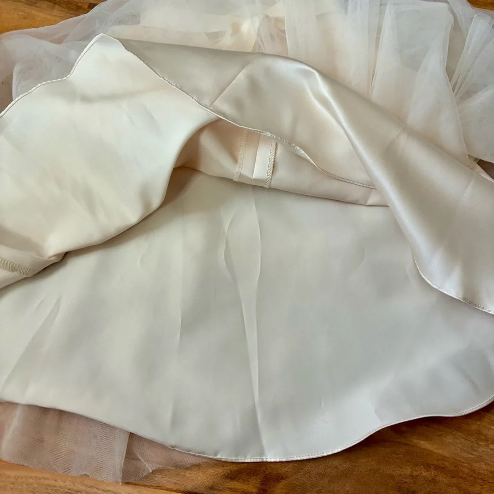 David’s Bridal Size 4 Ivory Flower Girl Dress With Bow Worn Once - Picture 10 of 14